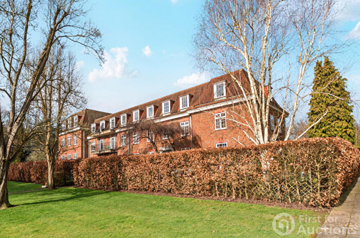 2 Bedroom Apartment For Sale In Ottershaw Park, Ottershaw, Chertsey, KT16