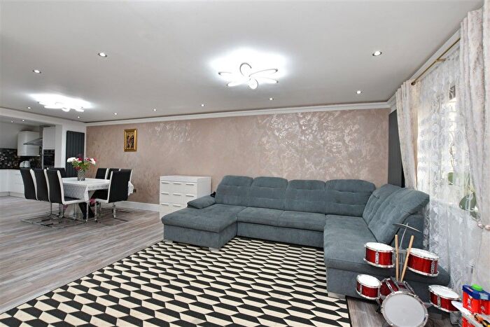 3 Bedroom Terraced House For Sale In Broomfields Mews, Basildon, Essex, SS13