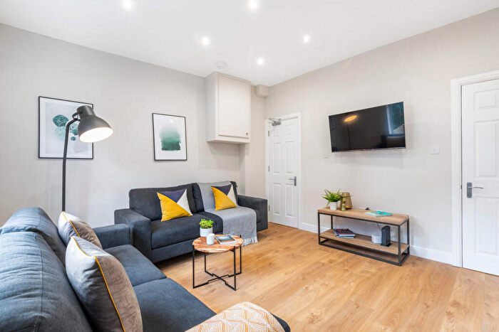 6 Bedroom House To Rent In Ashville Avenue, Leeds, LS6