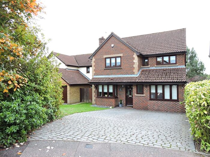 5 Bedroom Detached House For Sale In Baytree Close, Cheshunt, Waltham Cross, EN7