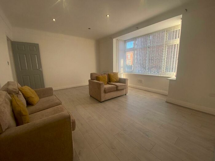 2 Bedroom Apartment To Rent In Edge Grove, Liverpool, Merseyside, L7