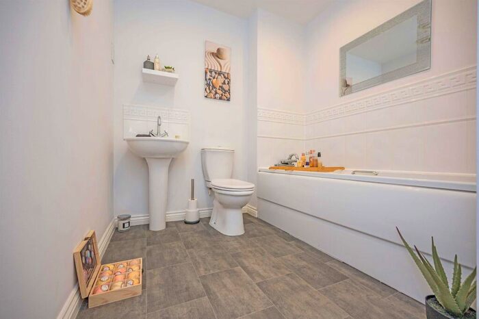 3 Bedroom Town House For Sale In Hawthorn Avenue, Mawsley, Kettering, NN14