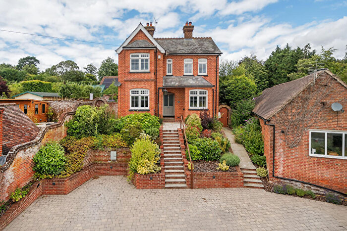 5 Bedroom Detached House For Sale In Shortfield Common Road, Farnham, GU10
