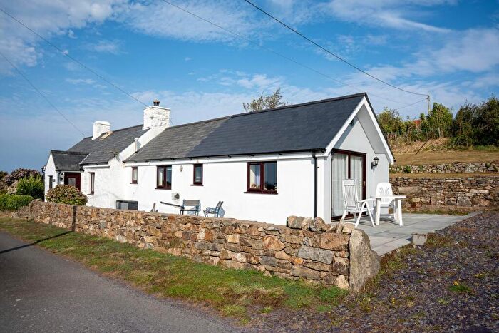 2 Bedroom Cottage For Sale In Garnfadryn, Pwllheli, LL53