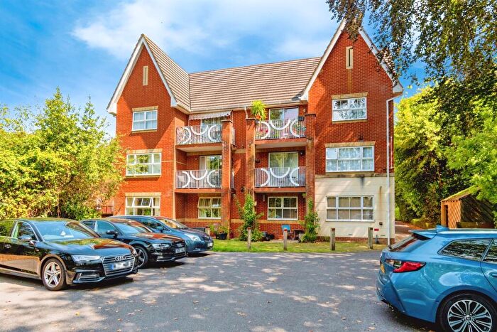 2 Bedroom Apartment For Sale In Hulse Road, Southampton, SO15