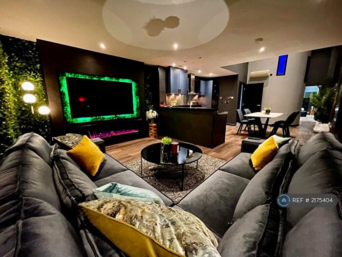 2 Bedroom Penthouse To Rent In Albion Street, Leeds, LS2