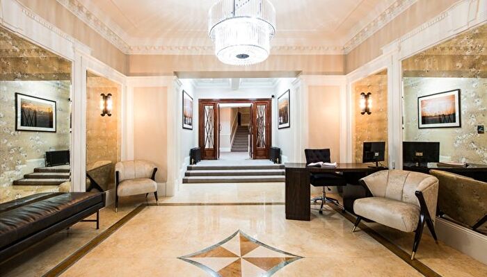 5 Bedroom Flat To Rent In Park Road, London, NW8