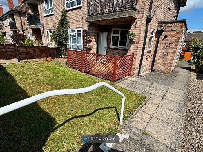 1 Bedroom Flat To Rent In Stonebridge Grove, Leeds, LS12