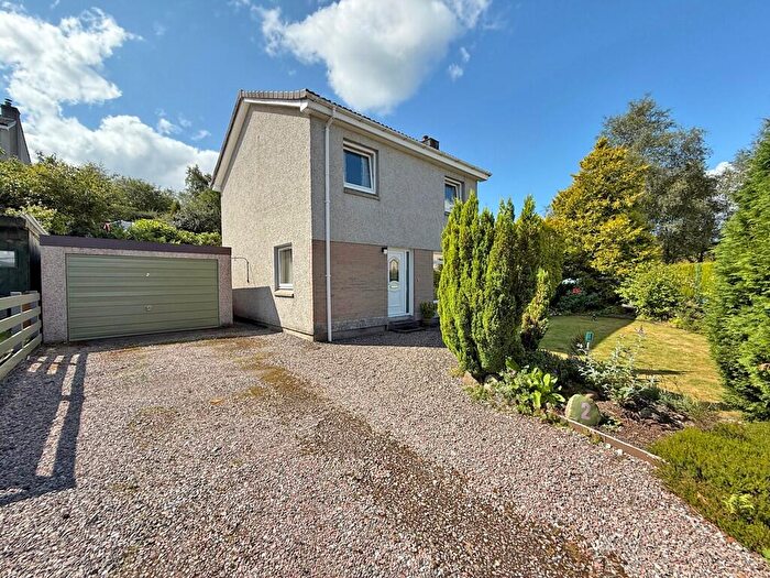 4 Bedroom Detached House For Sale In Ayr Place, Fort William, PH33