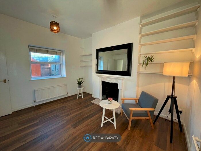 1 Bedroom Flat To Rent In Derby Court, London, E2