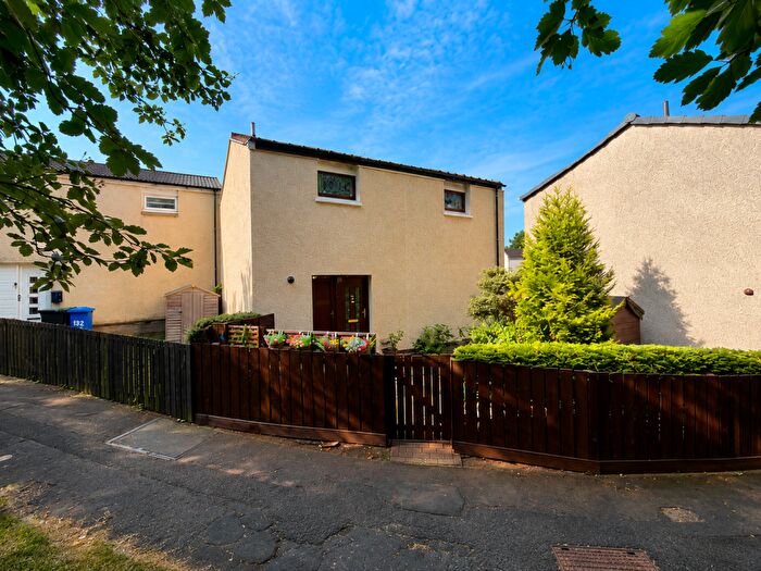 2 Bedroom Detached House For Sale In High Parksail, Erskine, PA8