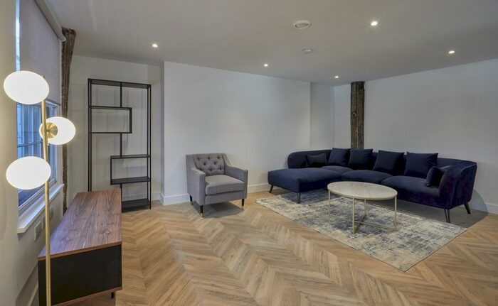 3 Bedroom Flat To Rent In Briggate, Leeds, LS1