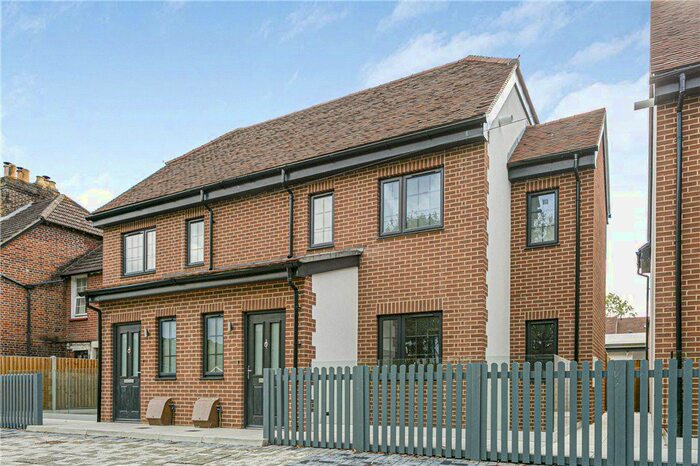 4 Bedroom Terraced House To Rent In Broad Street, Guildford, Surrey, GU3