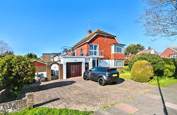 3 Bedroom Detached House For Sale In Upper Kings Drive, Eastbourne, BN20