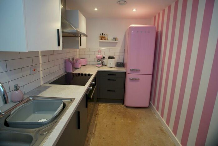 1 Bedroom Apartment To Rent In **Parking** Steeple View Apartment, Hyde, SK14