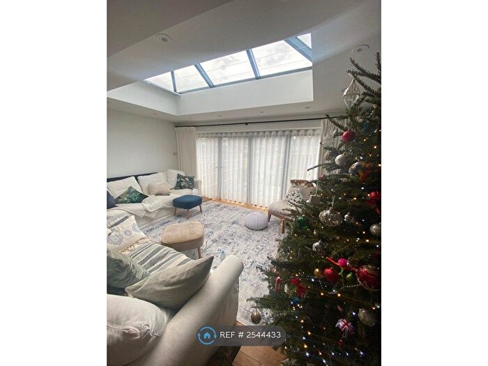 4 Bedroom Terraced House To Rent In Hawley Road, Dartford, DA1