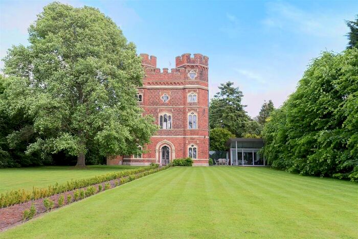 6 Bedroom Detached House To Rent In Pelhams Walk, Esher, KT10