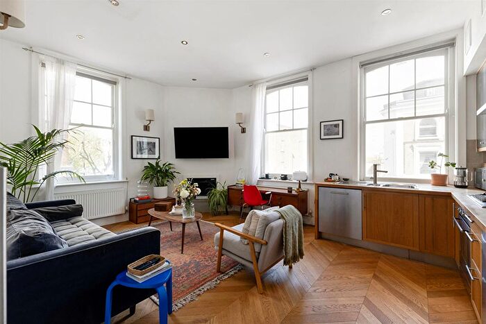 2 Bedroom Flat For Sale In Garfield Road, London, SW11