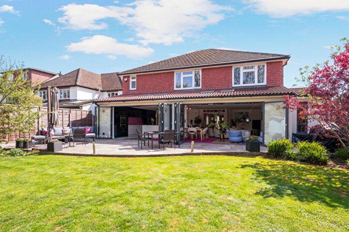 5 Bedroom Detached House For Sale In The Furrows, Walton-on-Thames, KT12