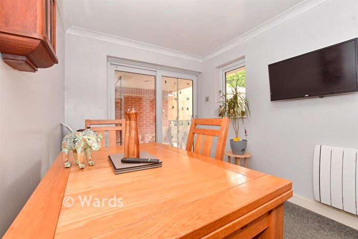 3 Bedroom Detached Bungalow For Sale In Deanwood Road, Dover, Kent, CT17