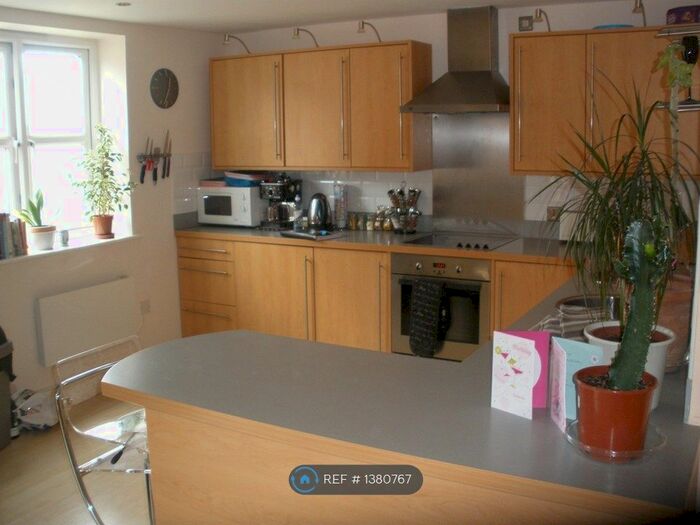 2 Bedroom Flat To Rent In Fleming House, Nottingham, NG3