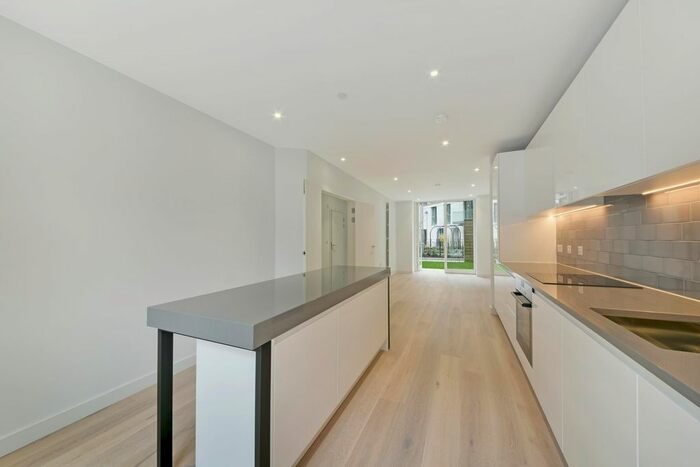 4 Bedroom Property To Rent In Schooner Road, Royal Wharf, London, E16