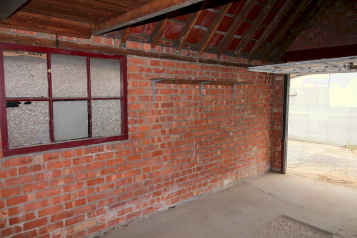 Property To Rent In Garage - Church Drive Boultham Park, Lincoln, Lincolnsire, LN6