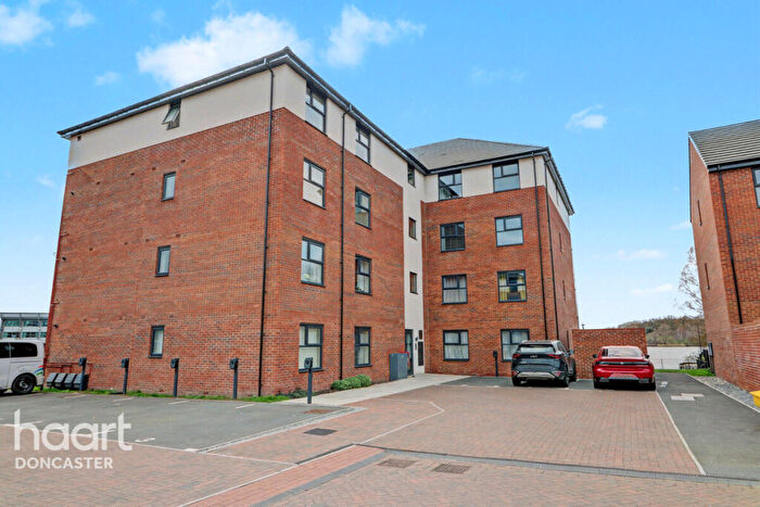 2 Bedroom Flat For Sale In Dove Mews, Lakeside, Doncaster, DN4