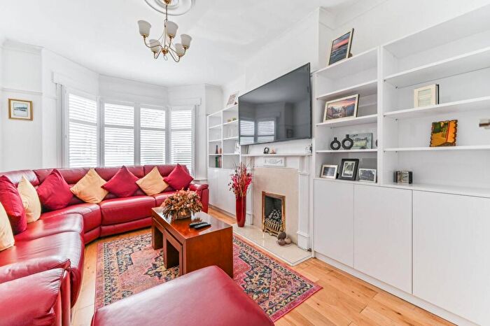 5 Bedroom Semi Detached House For Sale In Warwick Road, Thornton Heath, CR7