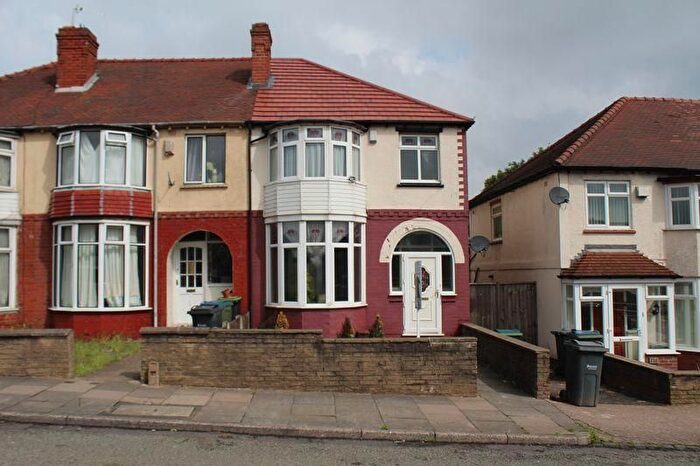 3 Bedroom Semi-Detached House To Rent In Hagley Road West, Oldbury, B68