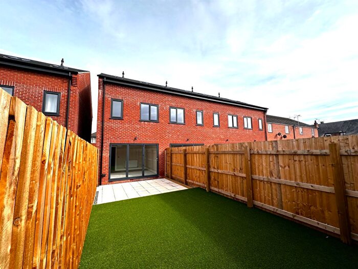 3 Bedroom Town House For Sale In Woodstock Street, Lincoln, LN1