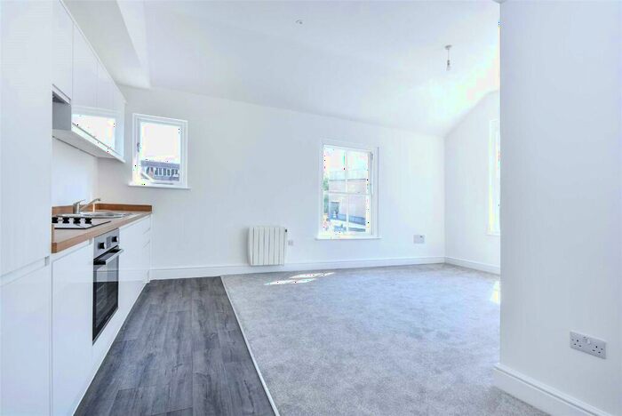 2 Bedroom Apartment To Rent In Faringdon House, Faringdon Road, Swindon, Wiltshire, SN1