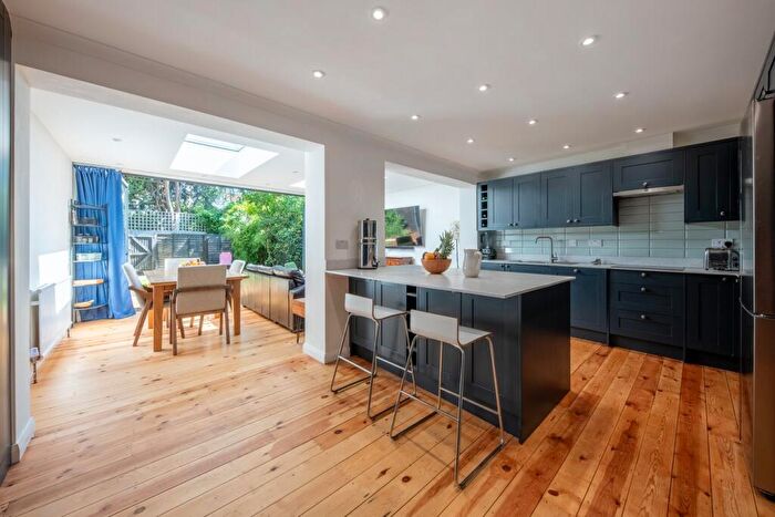 5 Bedroom Town House For Sale In Challoners Close, East Molesey, KT8