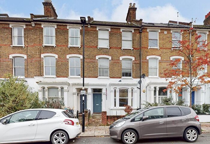2 Bedroom Flat To Rent In St Thomas's Road, Finsbury Park, N4