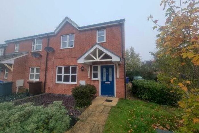 3 Bedroom Property To Rent In Cherry Tree Gardens, Burton-On-Trent, DE15