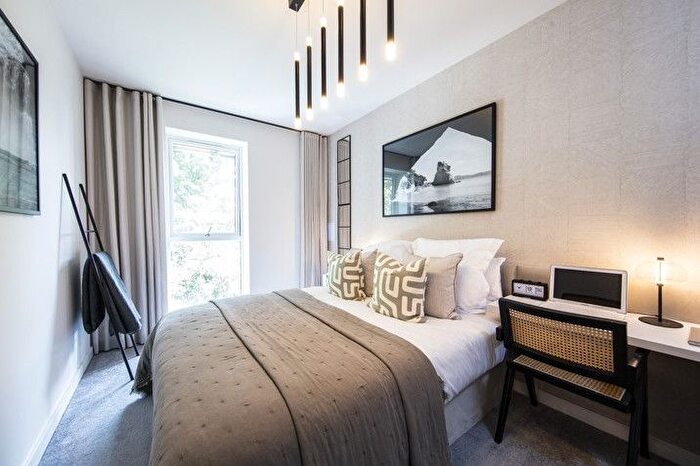 2 Bedroom Flat For Sale In High Street, Southall, UB1