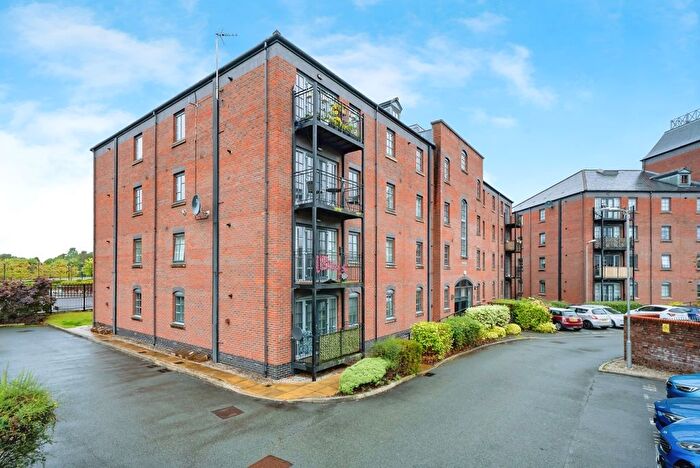 2 Bedroom Flat For Sale In Elphins Drive, Warrington, Cheshire, WA4