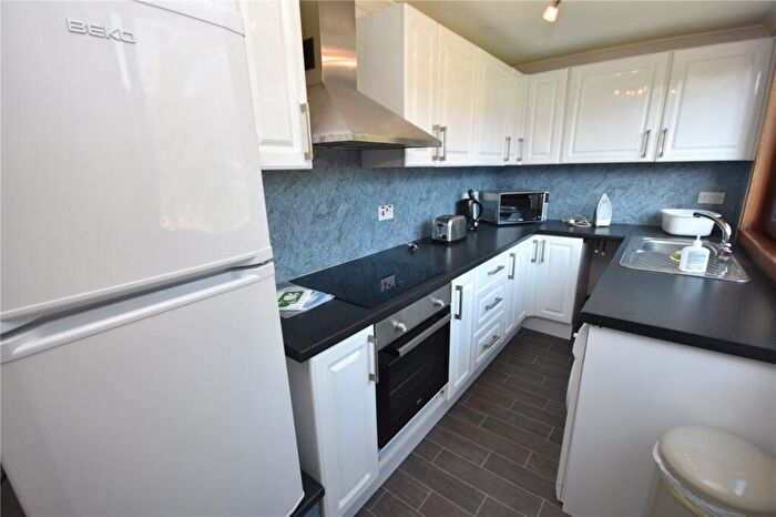 3 Bedroom Flat To Rent In Kintore Place, Rosemount, Aberdeen, AB25