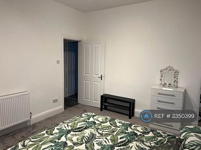 1 Bedroom Flat To Rent In West Didsbury, Manchester, M20