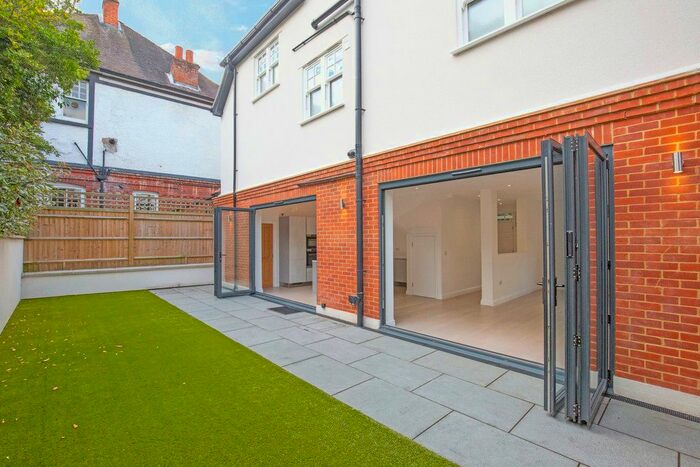 5 Bedroom Semi-Detached House To Rent In Cranes Park Avenue, Surbiton, KT5