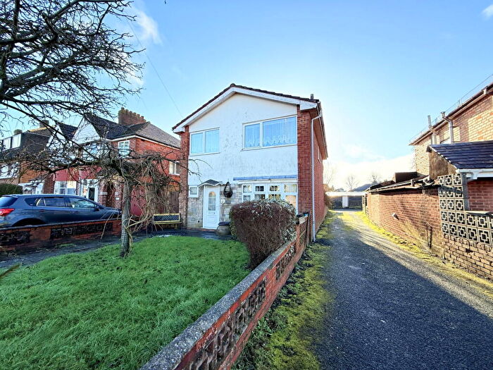 3 Bedroom Detached House For Sale In Newborough Road, Shirley, B90