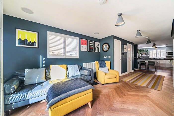 4 Bedroom Terraced House For Sale In Canterbury Place, Elephant And Castle, London, SE17