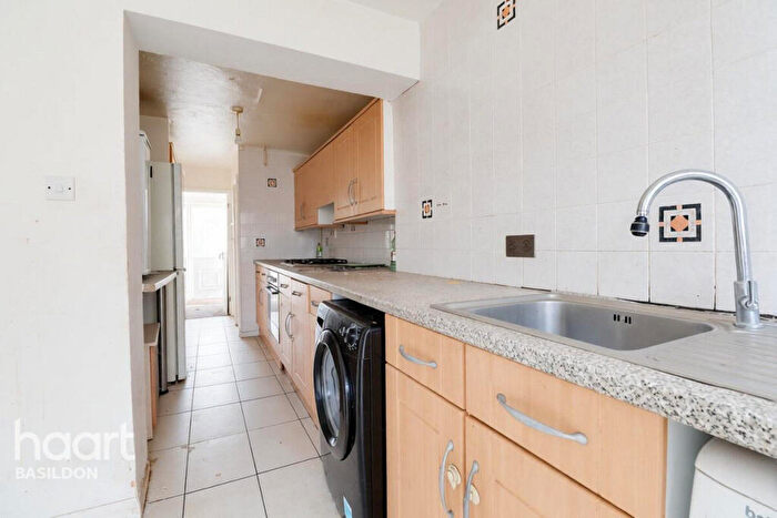 2 Bedroom Terraced House For Sale In Clopton Green, Basildon, SS14