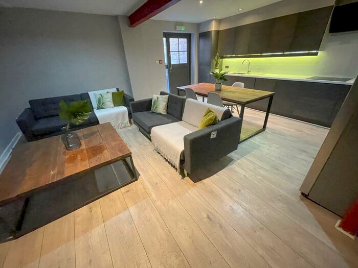 10 Bedroom Terraced House To Rent In Nelson Street, L1