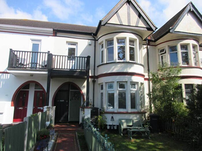2 Bedroom Maisonette To Rent In Riviera Drive, Southend On Sea, SS1