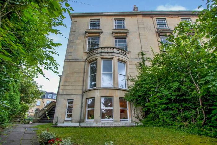 2 Bedroom Apartment To Rent In Cotham Grove, Cotham, BS6