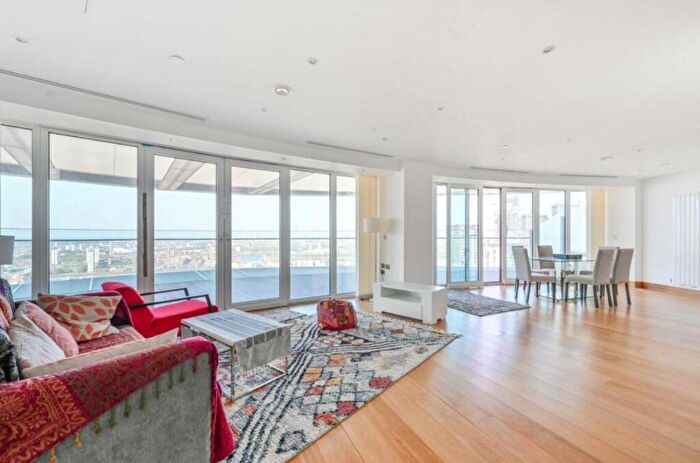 3 Bedroom Apartment To Rent In Arena Tower, Canary Wharf, E14