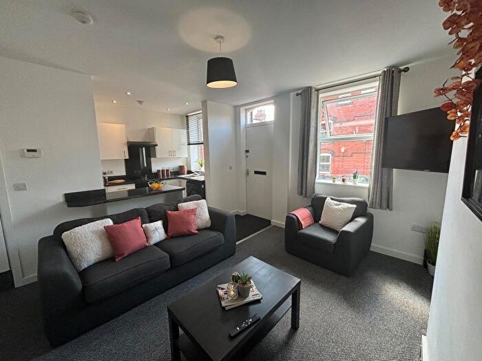 3 Bedroom Terraced House To Rent In Granby Road, LS6