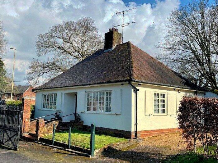3 Bedroom Bungalow To Rent In Broadlands Park, Romsey, Hampshire, SO51