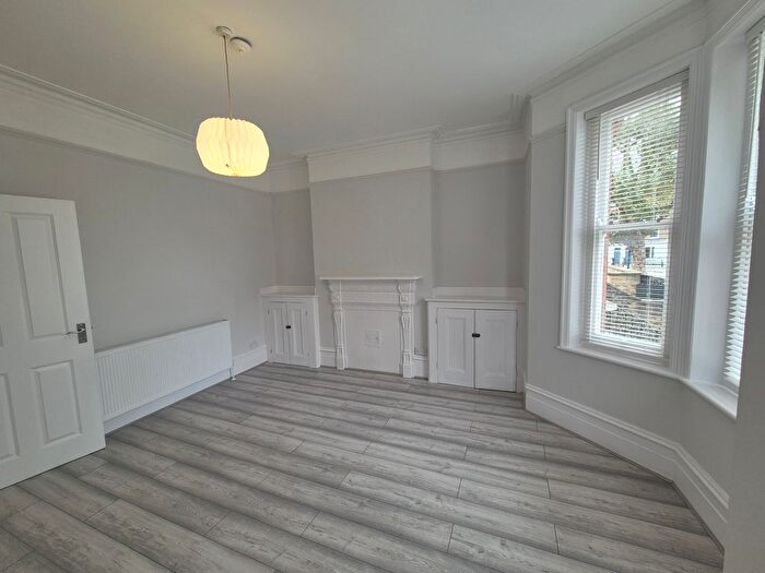 2 Bedroom Flat To Rent In Essendine, London, W9